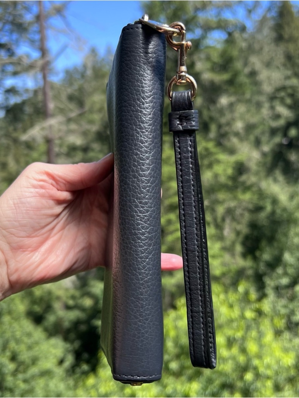 COACH Navy Pebble Leather Wristlet Wallet w Gold Hardware & Wriststrap AUTHENTIC - Picture 10 of 14